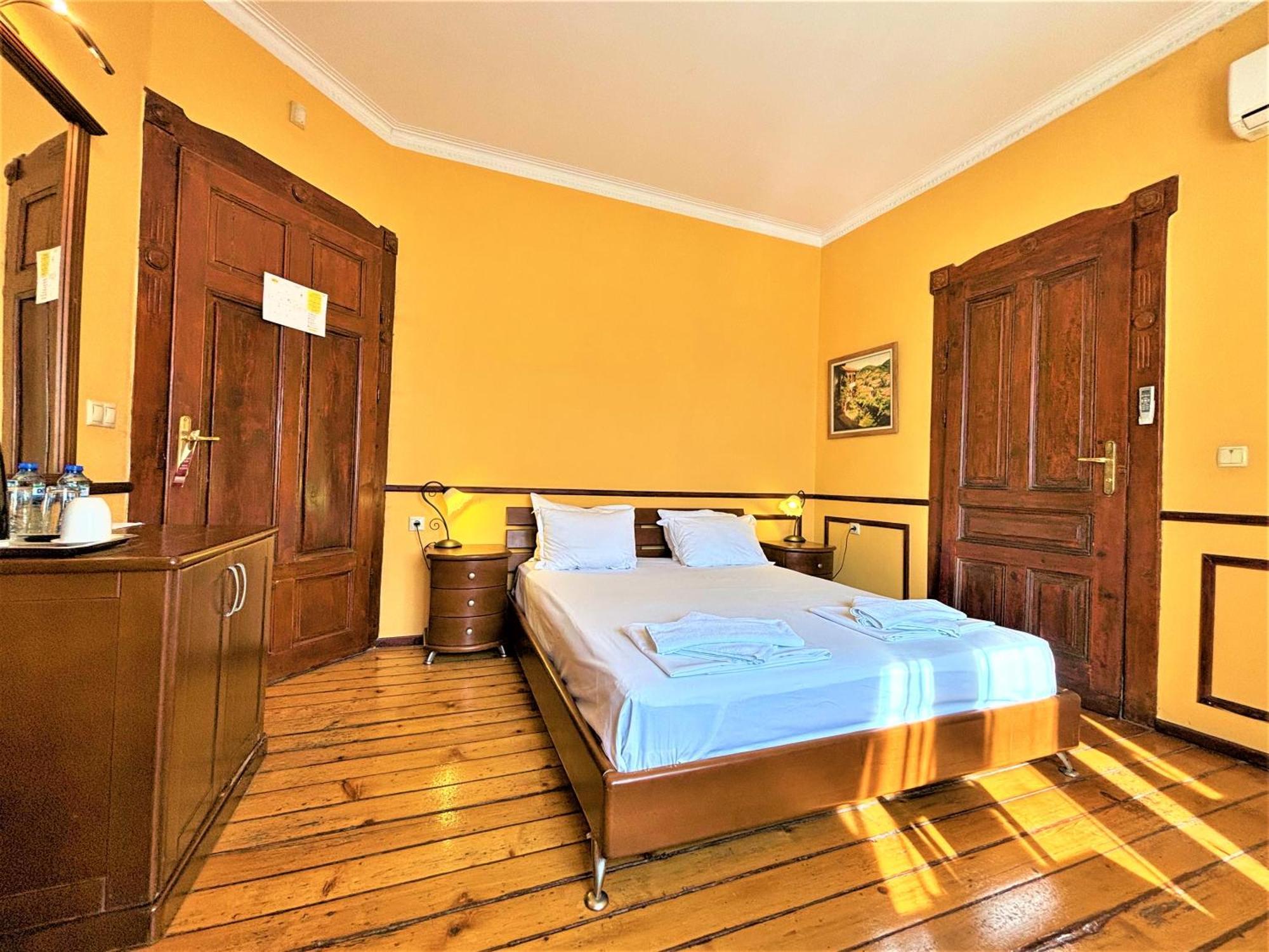 L'Opera Guest House Sofia Exterior photo