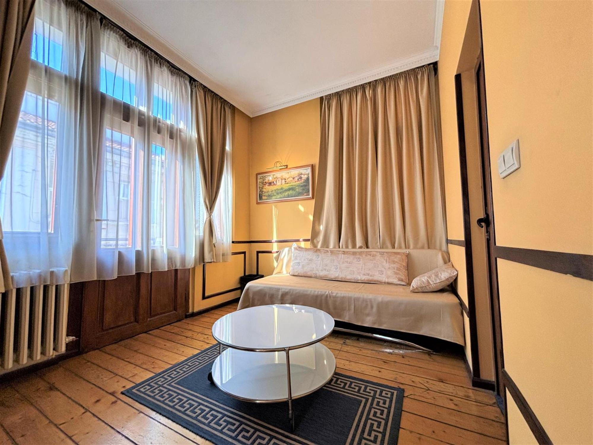 L'Opera Guest House Sofia Exterior photo